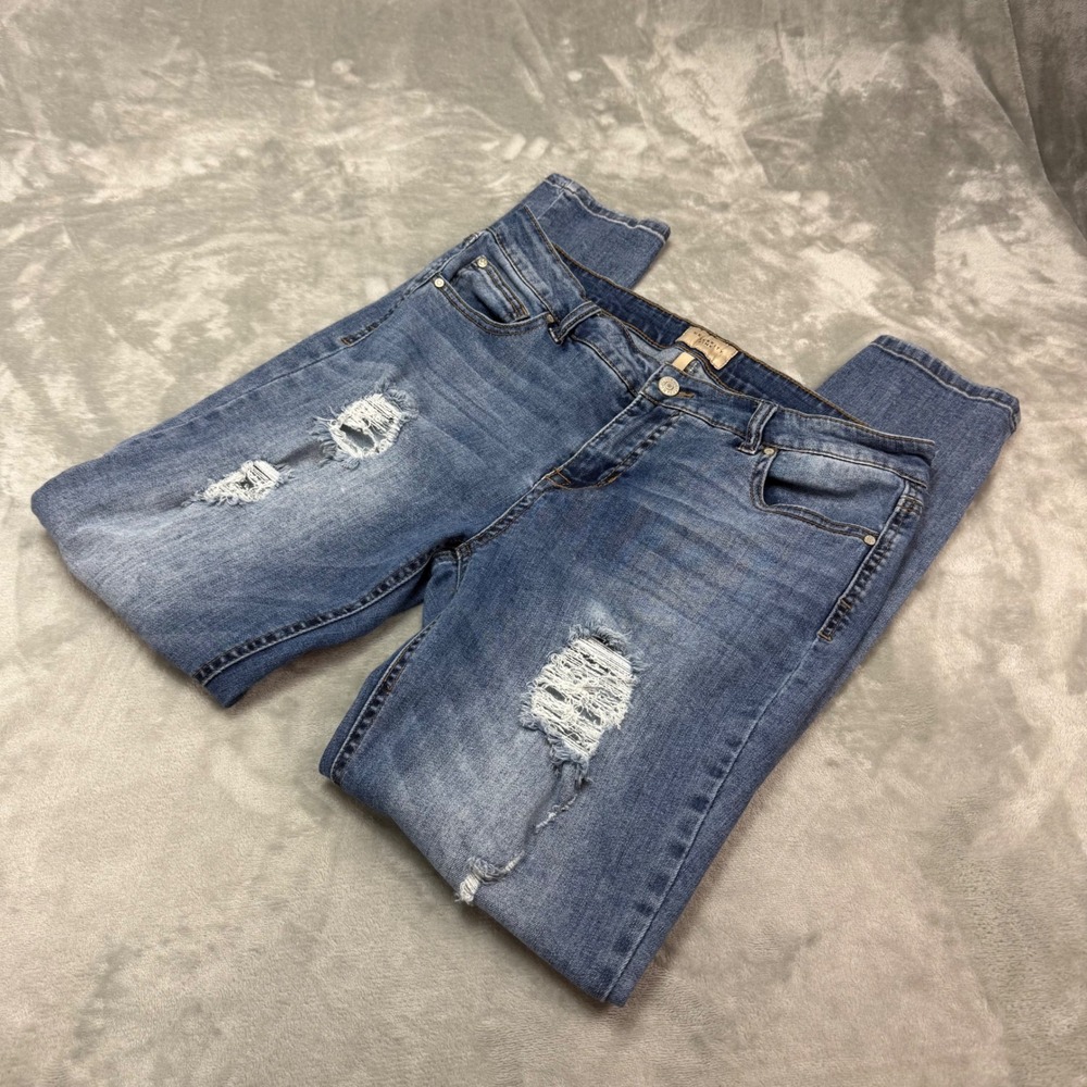 Celebrity Pink Jeans Women Distressed Skinny Blue Juniors Size‎ 11/30 (31x29)